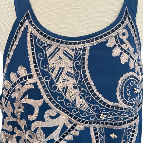 Adrianna Papell Blue and White Embroidered Paisley and Beaded Blouse Size L - Picture 3 of 6
